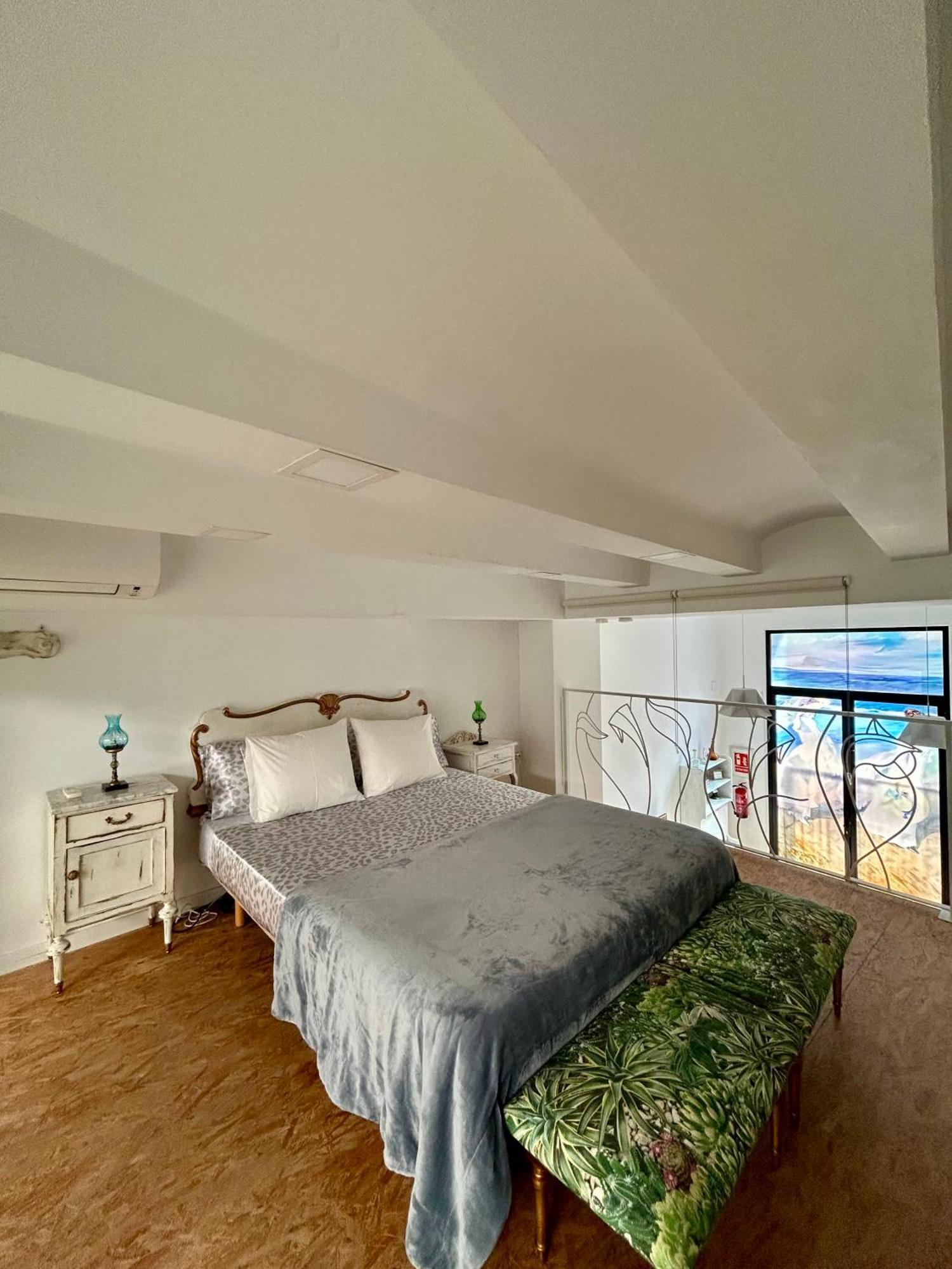 Loft Con Mucha Luz En El Centro Barrio Ruzafa Hébergement de vacances Valence